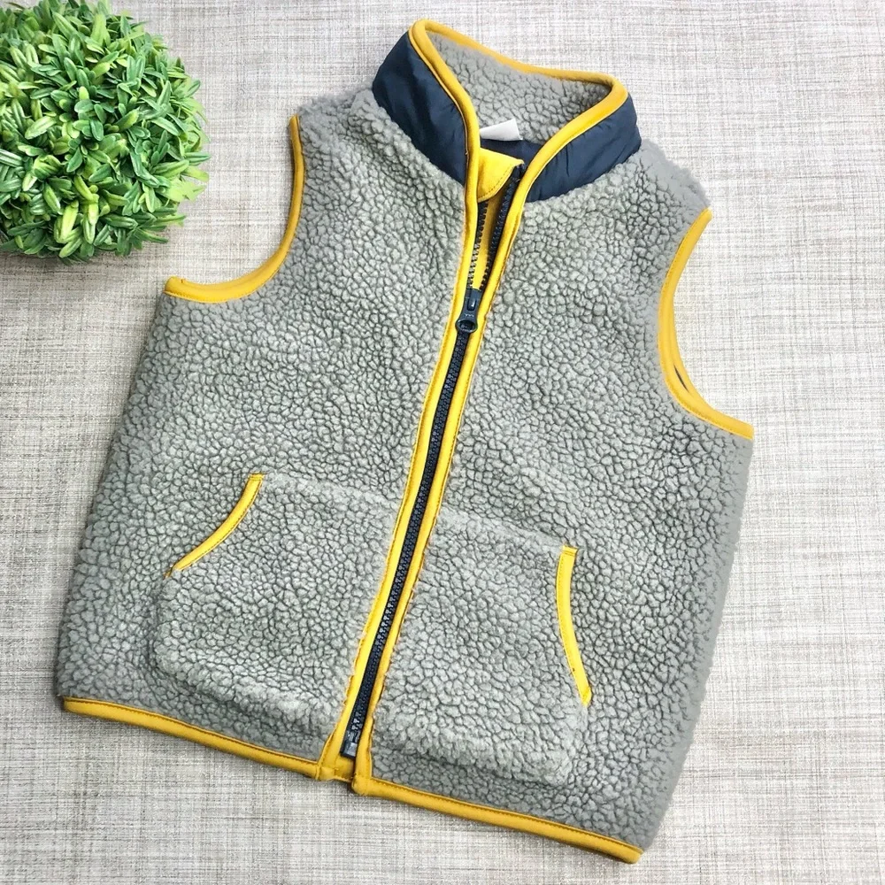 Old Navy fully lined fuzzy Sherpa fleece full zip toddler vest